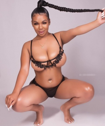 Сексуальная брюнетка с шикарной фигурой приглашает в гости! Нежность, страсть, разнообразие - все, что нужно для полного расслабления. Только для состоятельных джентльменов! 35, 21 год